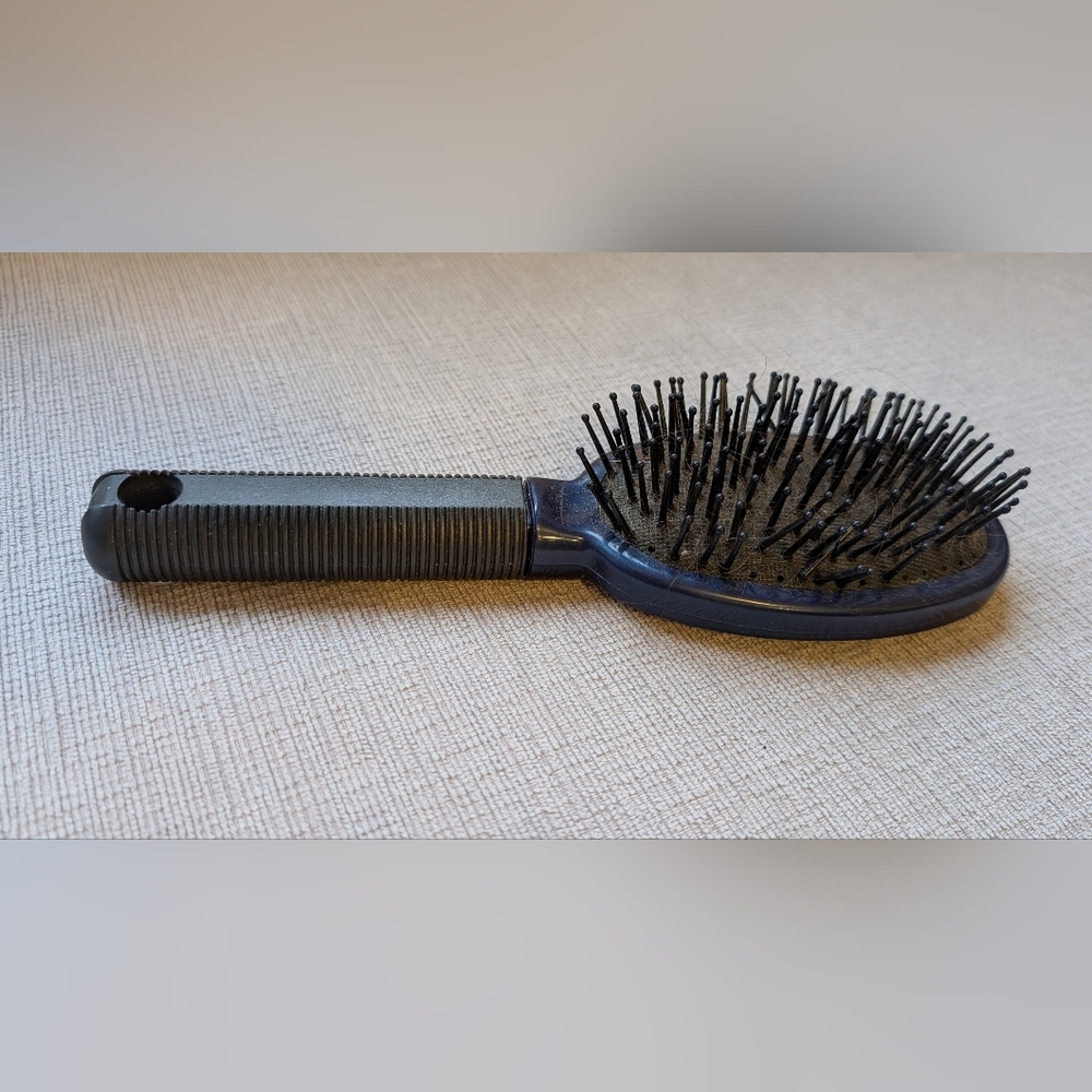 Men's Black and Blue Hair Brush